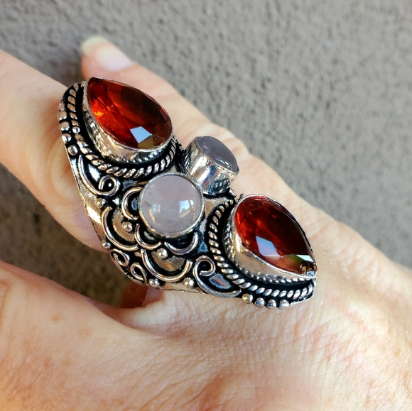 New Mozambique Garnet and Rose Quartz 925 Silver Statement Ring. - Picture 3 of 7